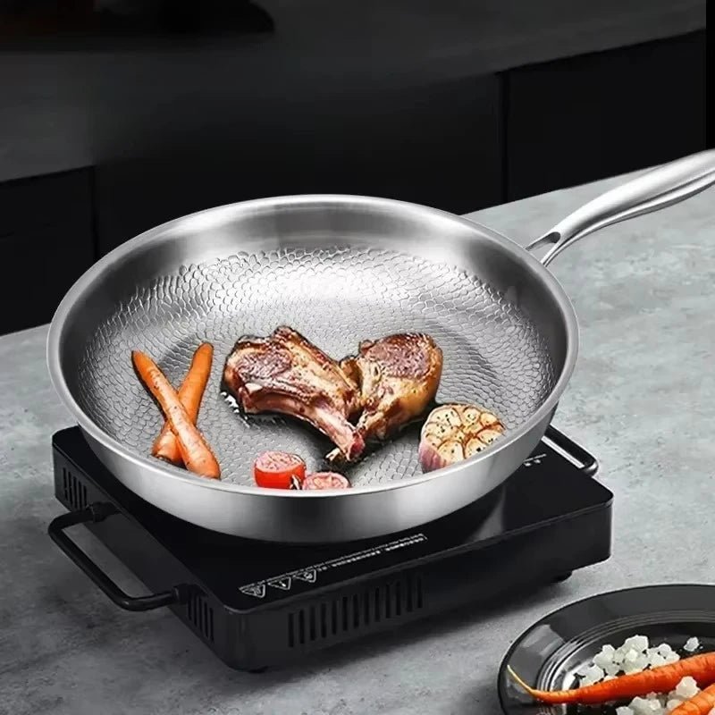 COOKVION – Titan gehämmerte Antihaft-Bratpfanne für Induktionskochfelder und moderne Küchen
