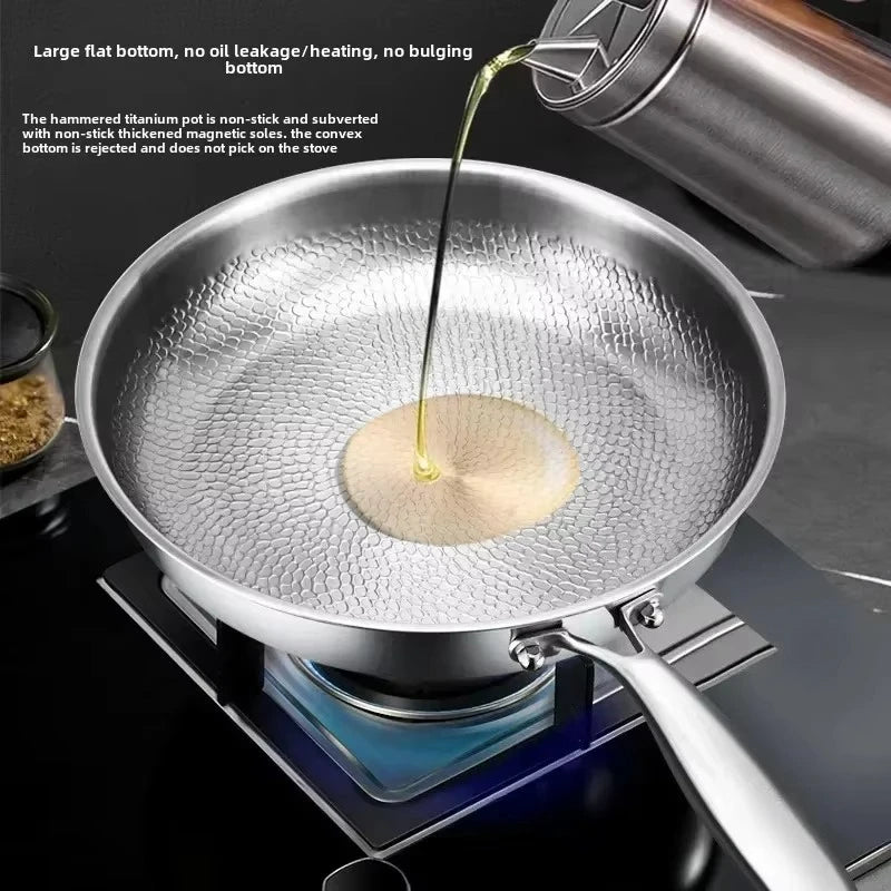 COOKVION – Titan gehämmerte Antihaft-Bratpfanne für Induktionskochfelder und moderne Küchen