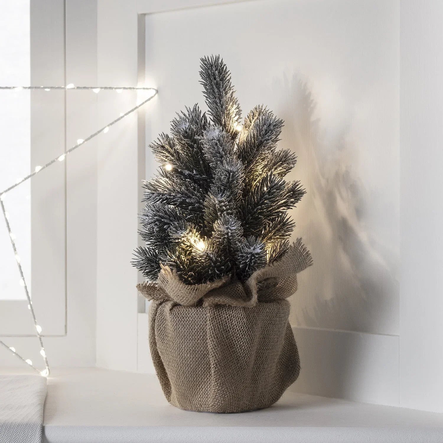 Mini Frosted Weihnachtsbaum - LED-Lichter - Tischdekoration