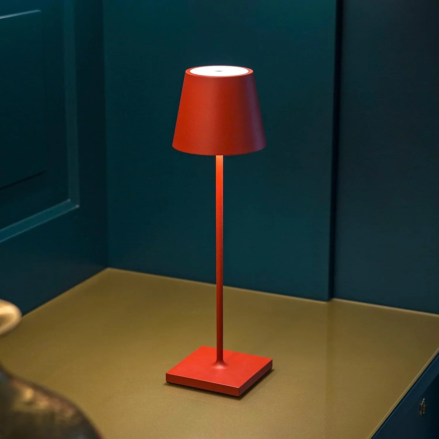 Tischlampe - LED-Beleuchtung - USB-Ladung