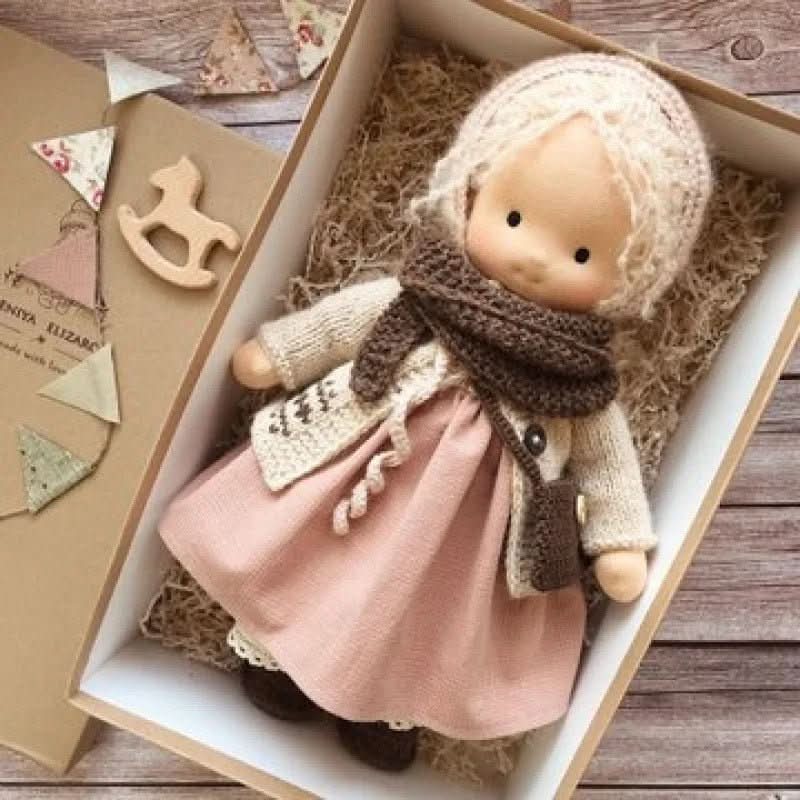 Selina – Handgemachte Baumwoll-Waldorfdame für kreatives Spielen