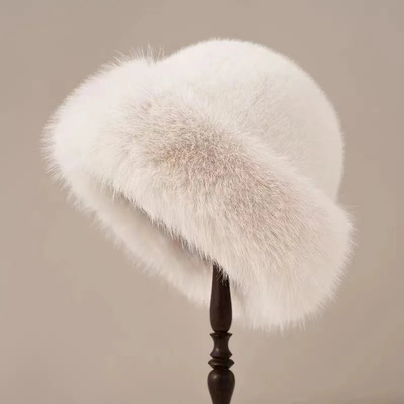 Furla – Stilvolle Damen Winter-Pelzmütze für warme