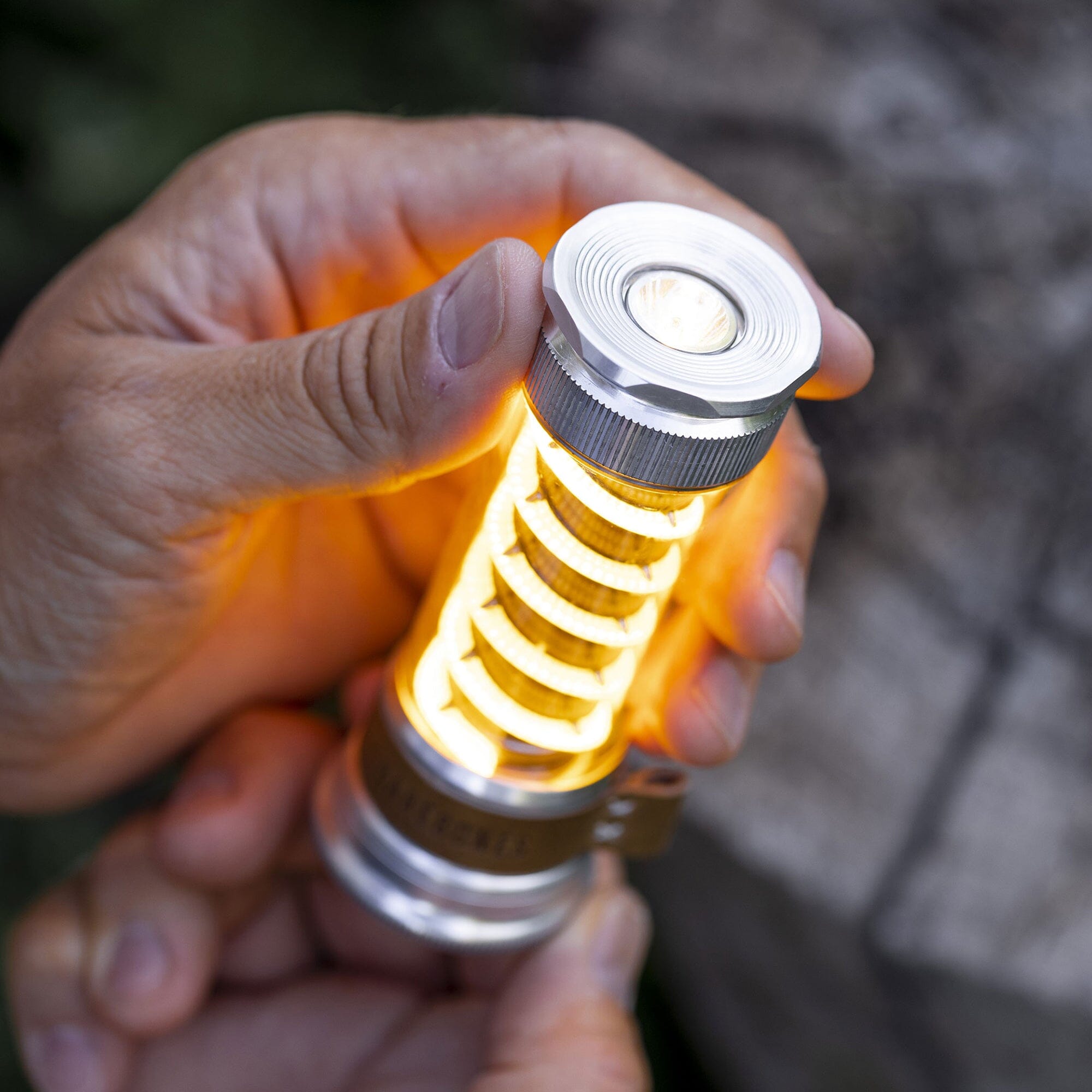 Edison Light Stick – Multifunktionale Laterne und Taschenlampe mit USB-C-Ladefunktion und 7 Beleuchtungsmodi