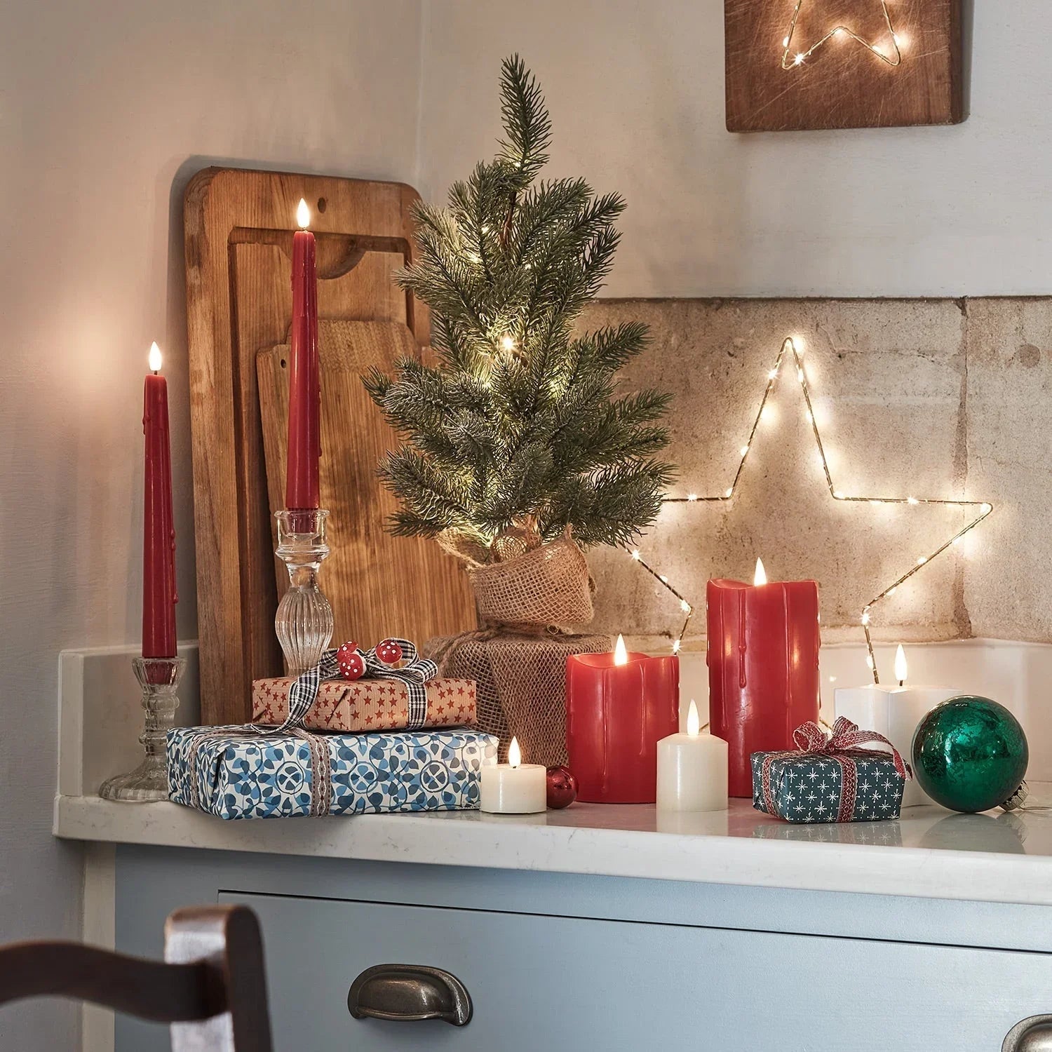 Vorbeleuchteter Mini-Weihnachtsbaum - LED-Lichter - Frostige Äste