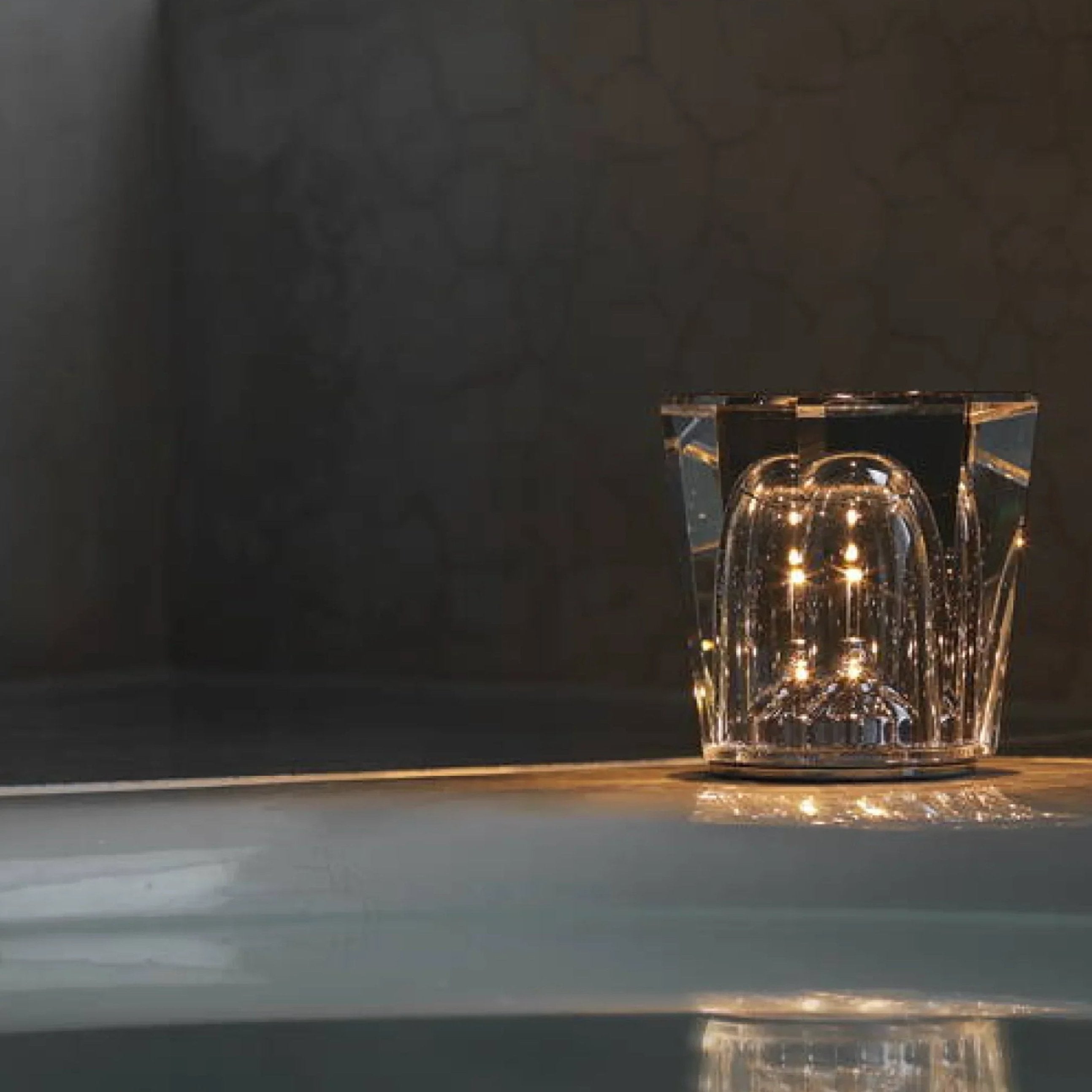 Kristall Tischlampe VÉLORIA | Diamant-Look & 360° Lichtspiel | Kabellos & USB wiederaufladbar | Bis zu 12 Stunden Lichtdauer